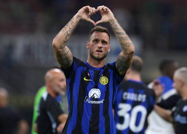 1692497041989028477.jpg 1625992087-612x612.jpg